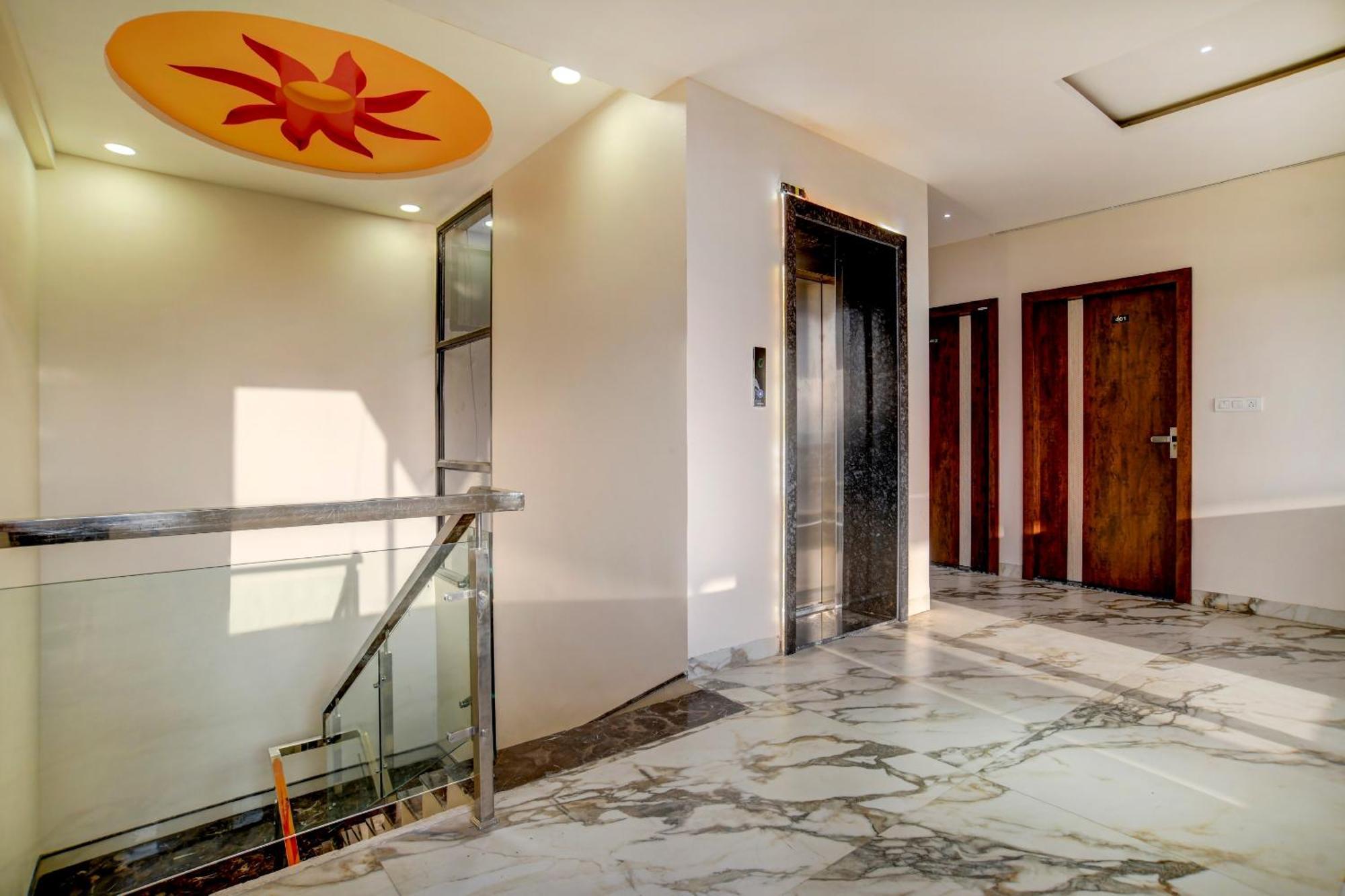 Capital O Abri Krishna Hotel Indore Exterior photo