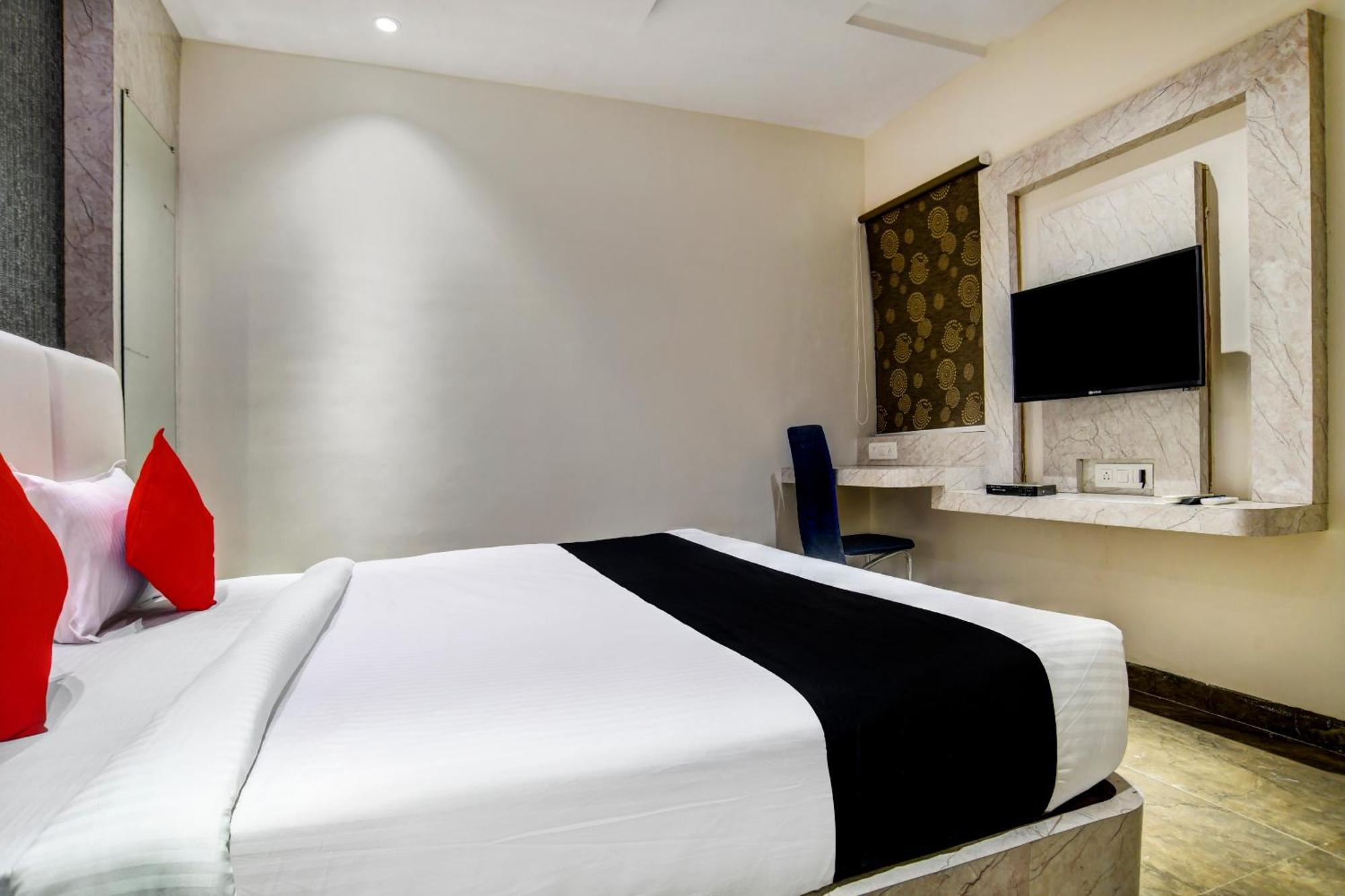 Capital O Abri Krishna Hotel Indore Exterior photo