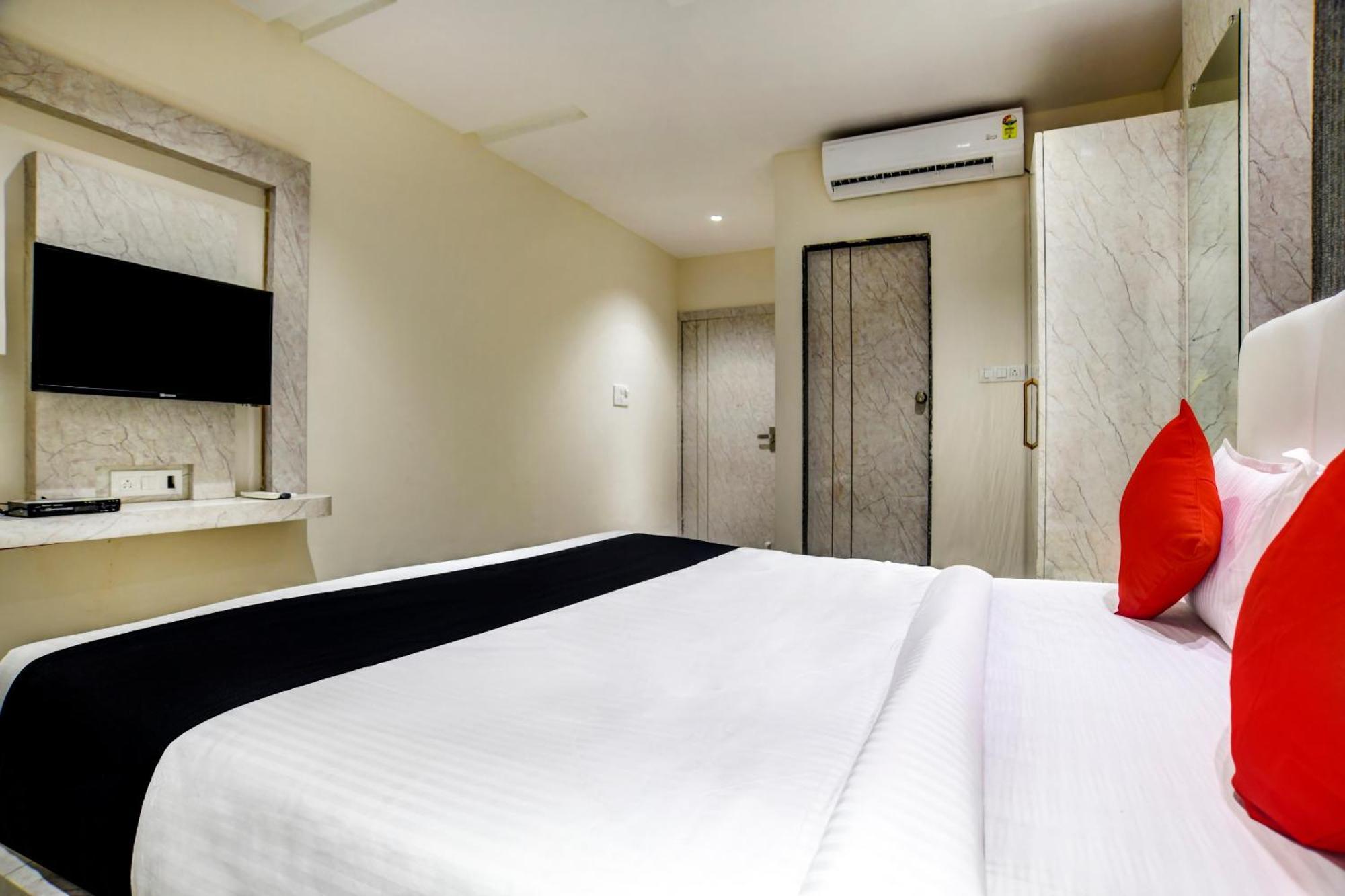 Capital O Abri Krishna Hotel Indore Exterior photo